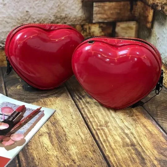 کیف آرایشی دسته دار قلب در دو سایز